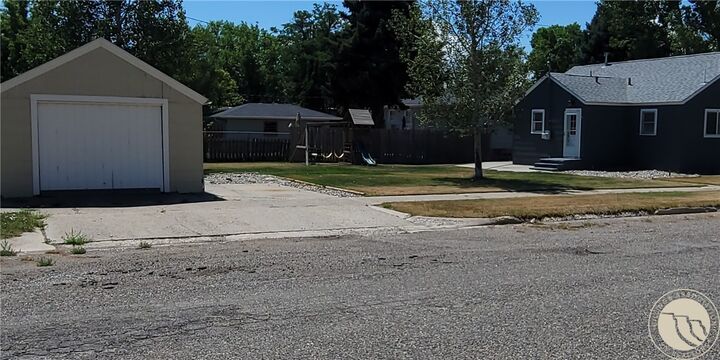 Property Photo:  519 6th Avenue  MT 59044 