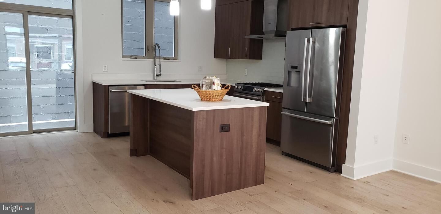 Property Photo: 845 N Orianna Street 9 PA 19123