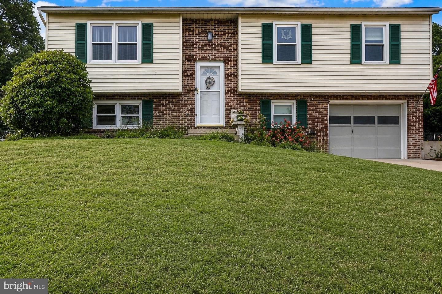Property Photo:  6255 Warren Avenue  PA 17112 