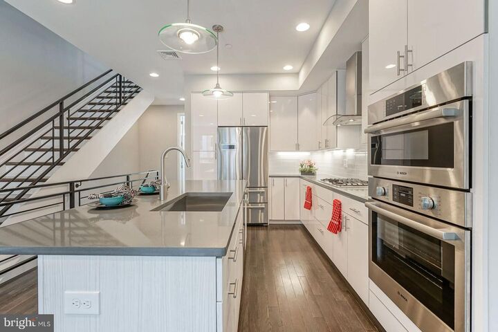 Property Photo: 1006 S 17th Street 00 B PA 19146