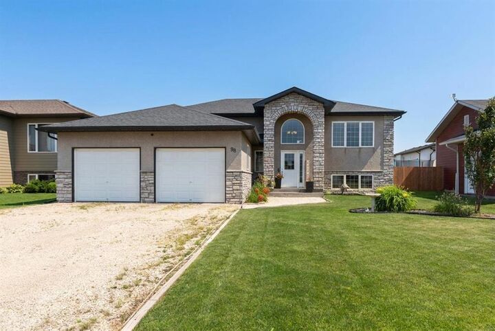 Property Photo: 98 Rockridge Drive MB R0A 0C0