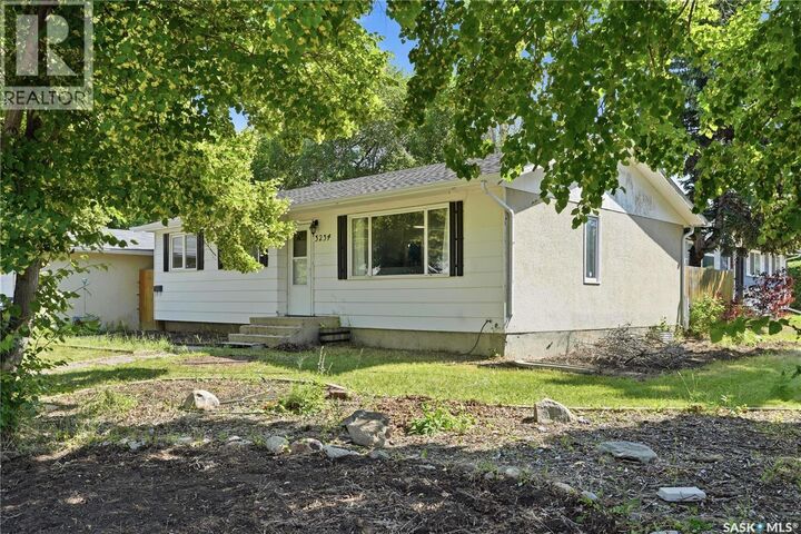 Property Photo: 3234 Maxwell Street SK S7L 4K8