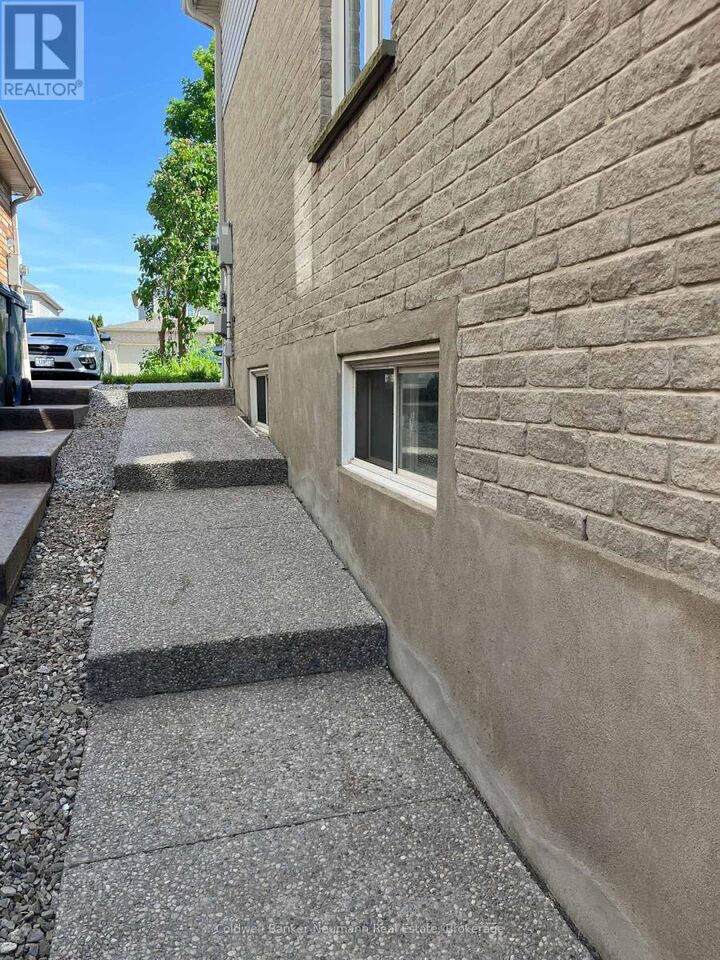 Property Photo: 198 Summerfield Drive Lower ON N1L 1L3
