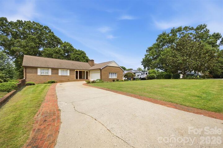 Property Photo:  3721 9th Street Drive NE  NC 28601 