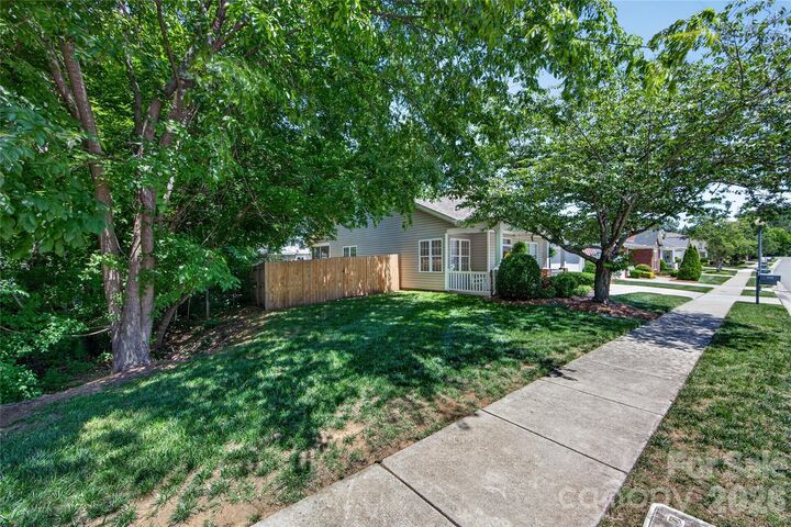 Property Photo: 510 Ridgely Green Drive NC 28134