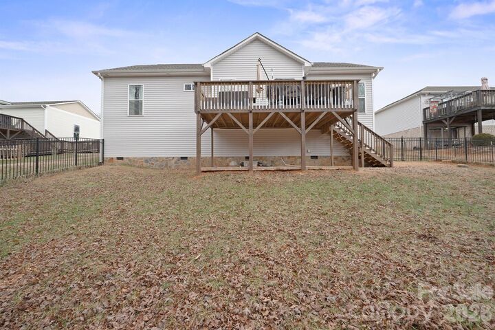 Property Photo:  1544 Farmington Hills Drive  NC 28613 