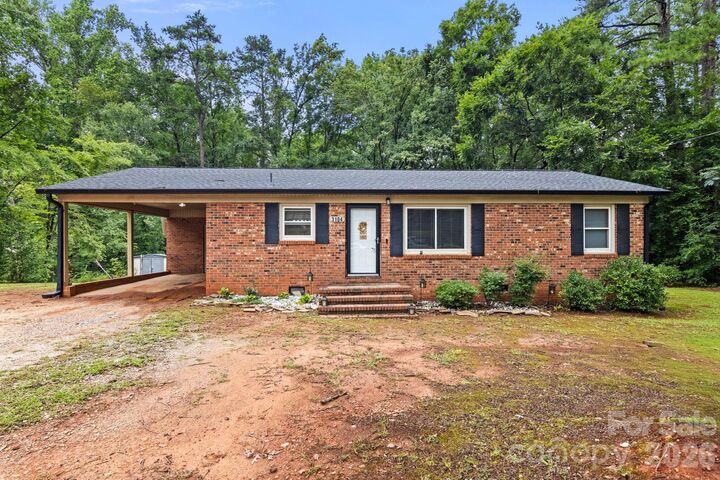Property Photo:  3104 University Drive  SC 29720 