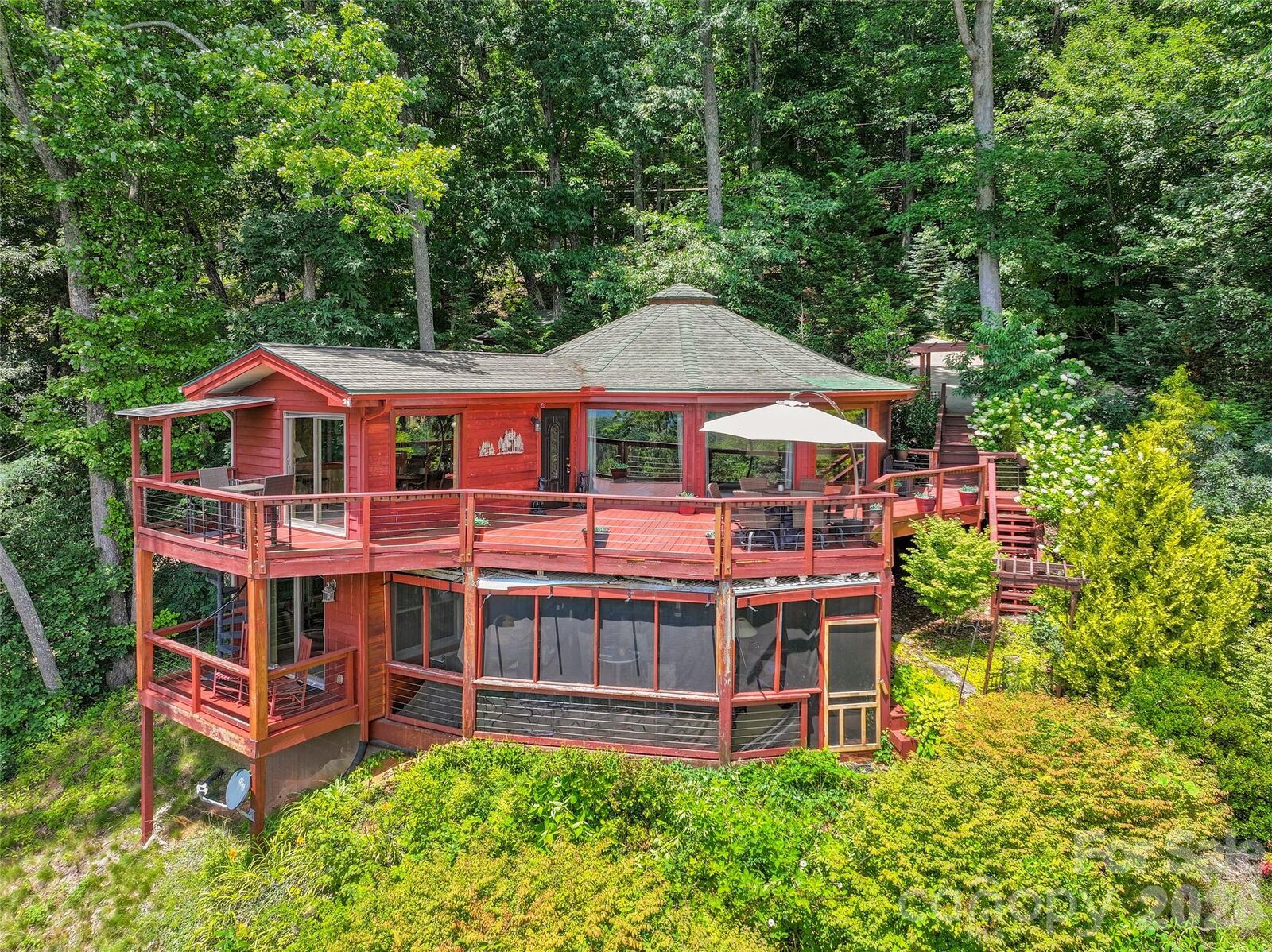 Property Photo: 632 Dogwood Trail NC 28786