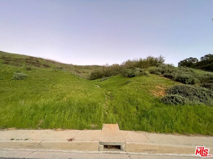 Property Photo: 27306 Oak Summit Rd CA 91301