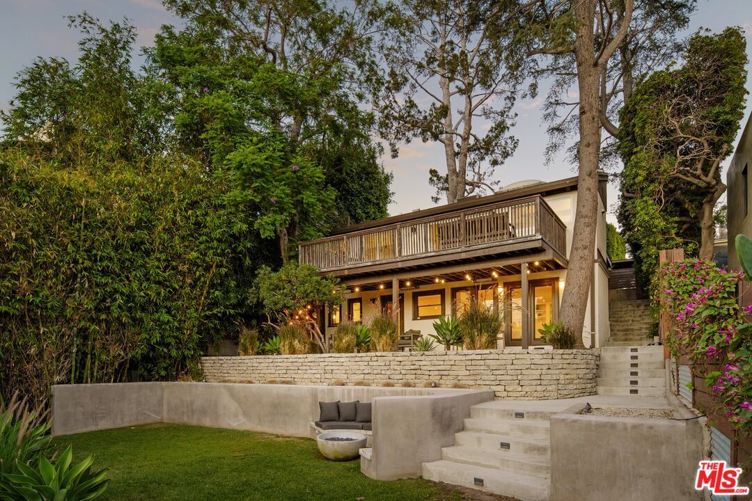 Property Photo:  937 Lucile Ave  CA 90026 