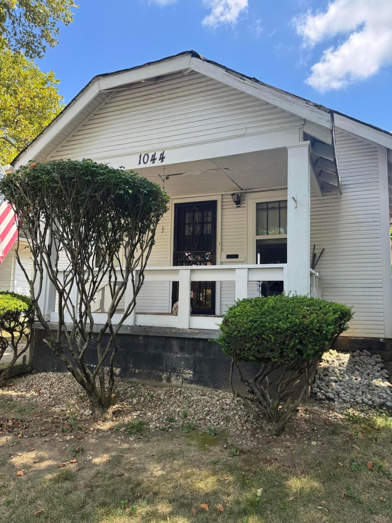Property Photo:  1044 Seymour Avenue  OH 43206 