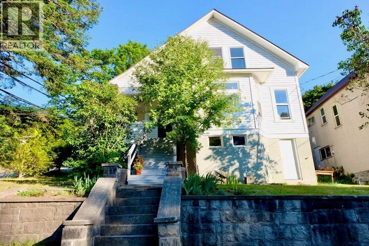 824 Silica Street — photo 1