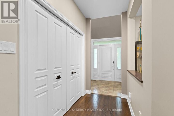 Property Photo: 532 Landswood Way ON K2S 0A6