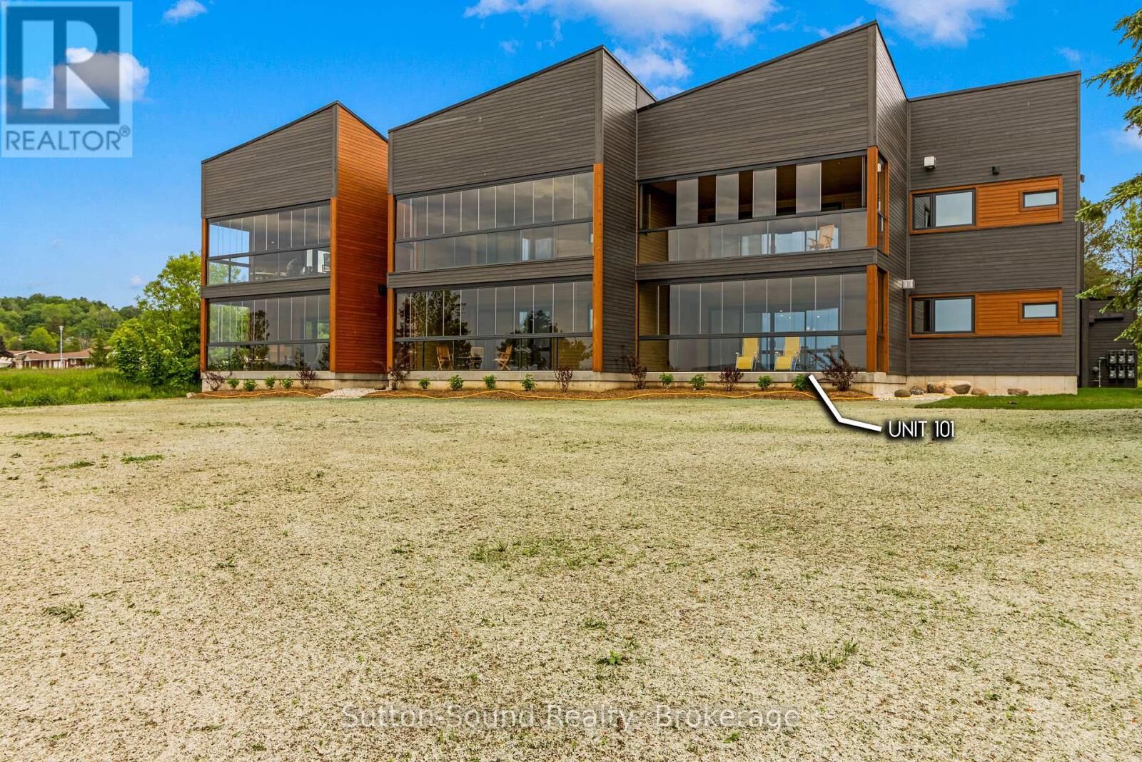 Property Photo: 535 #101 Isaac Street ON N0H 2T0