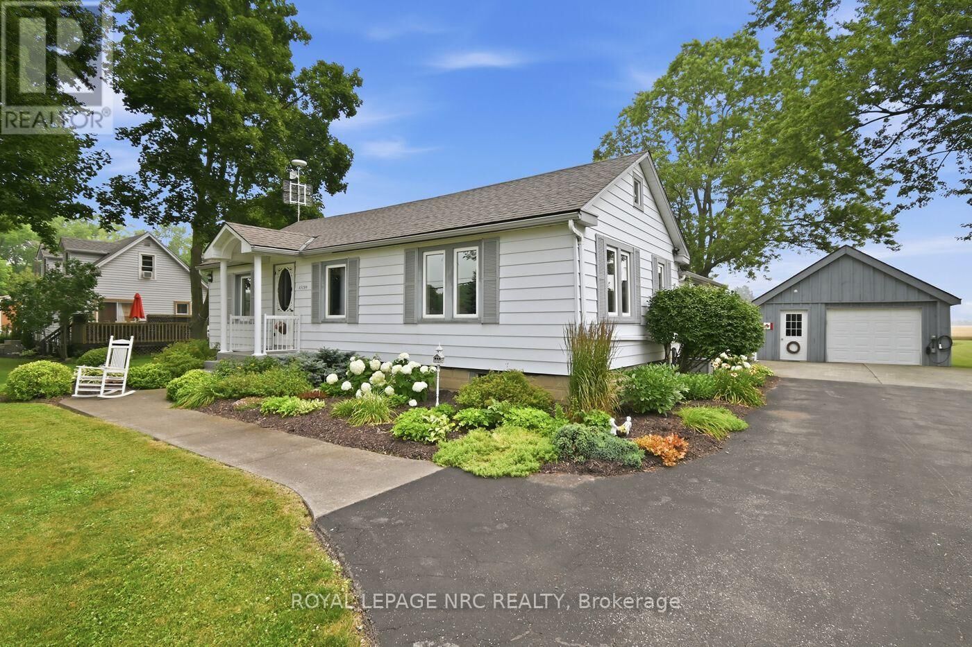 Property Photo: 43289 Pettit Road ON L0S 1V0