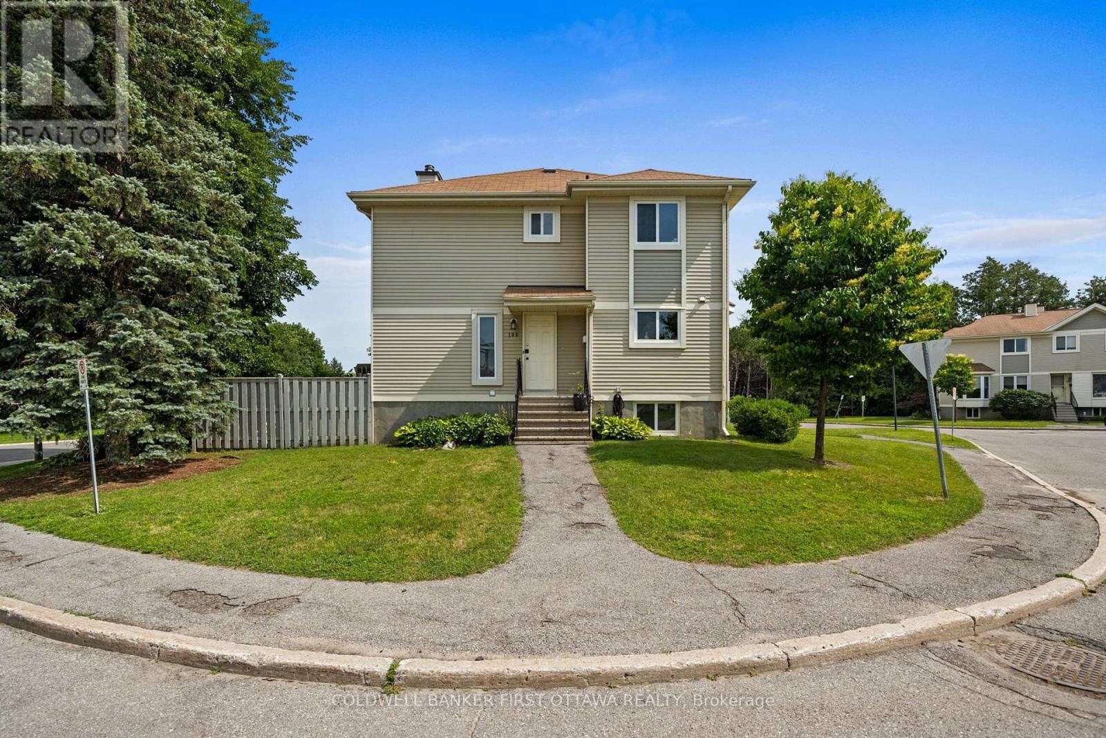 Property Photo: 108 McDermot Court 6 ON K2L 3V2