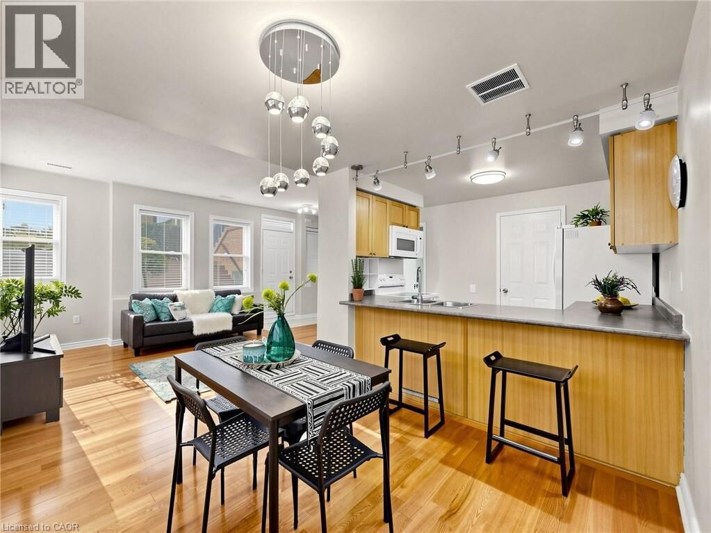 Property Photo: 760 Lawrence Avenue 76 ON M6A 3E7