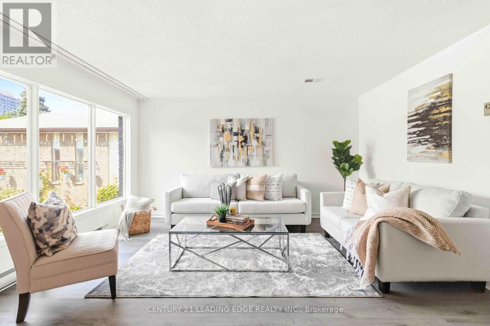 Property Photo: 27 Coach Liteway ON M2R 3J8