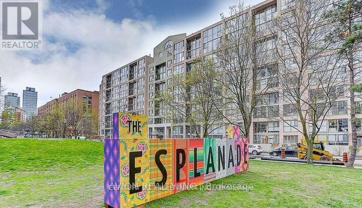 Property Photo: 65 Scadding Avenue Ph16 ON M5A 4L1