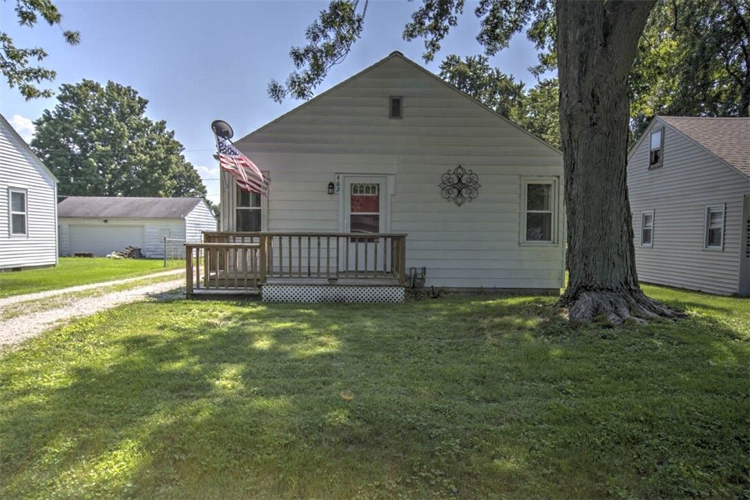 Property Photo: 462 S Durfee Street IL 62573