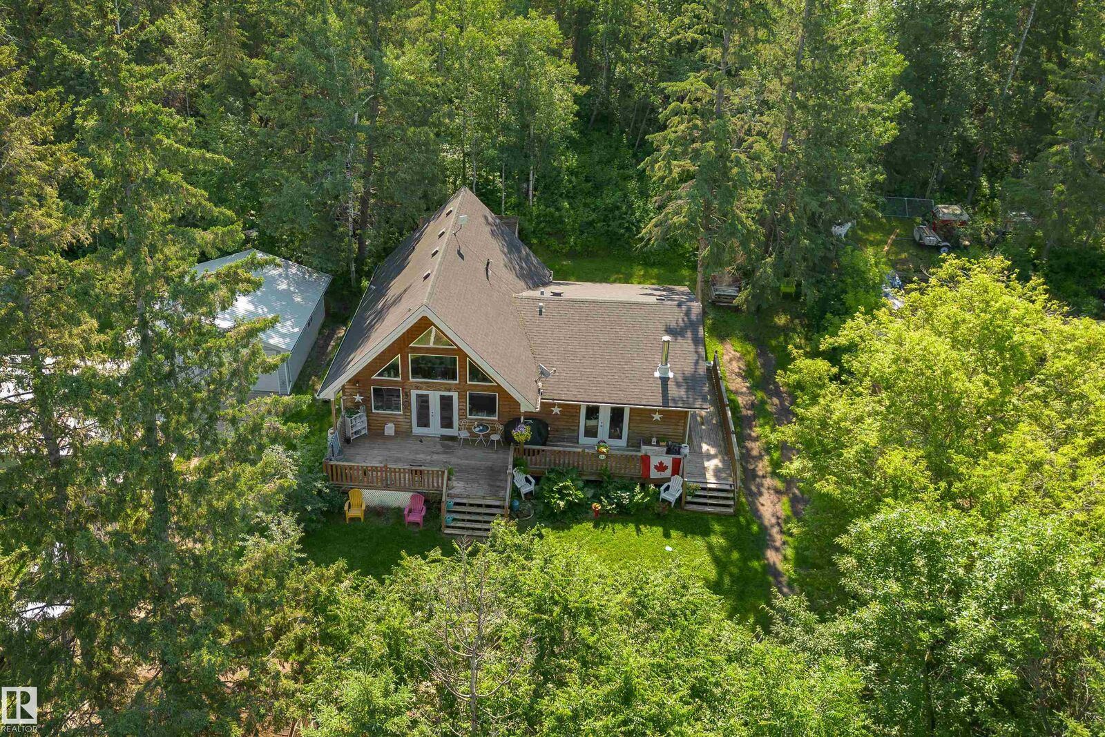 Property Photo: 130 Lakeshore Drive AB T0E 1V0