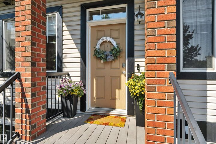 Property Photo: 4821 Terwillegar Common NW 29 AB T6R 0C5