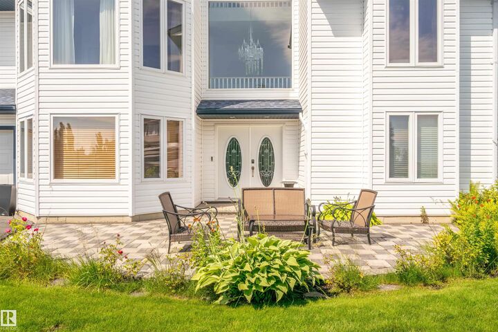 Property Photo:  905 26 Street  AB T9M 1X8 