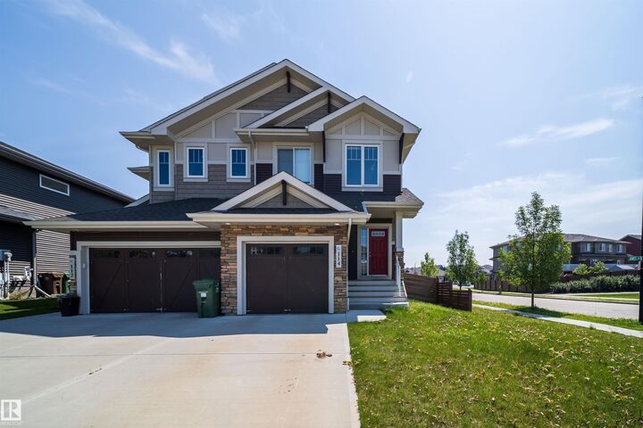 114 James Crescent — photo 1