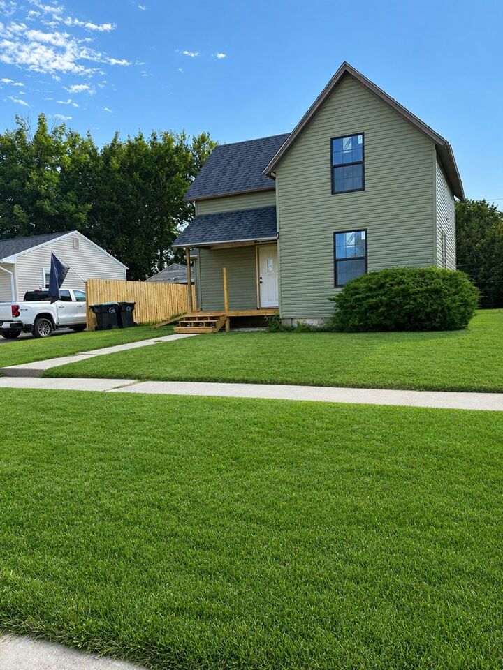 Property Photo: 1210 S 25th IA 50501