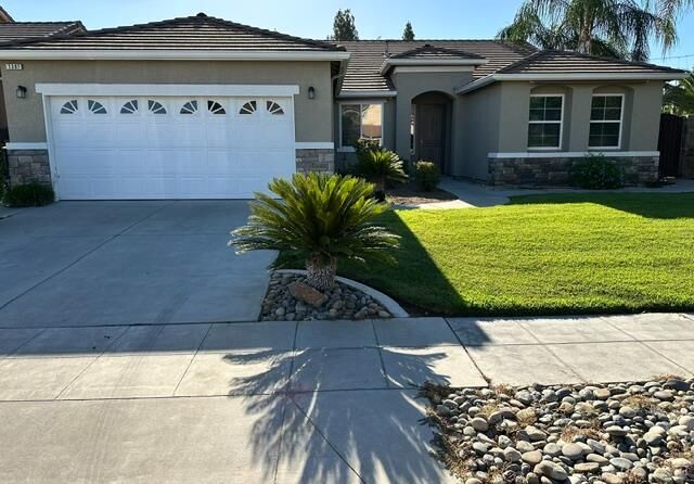 Property Photo:  1387 S Karen Avenue  CA 93727 