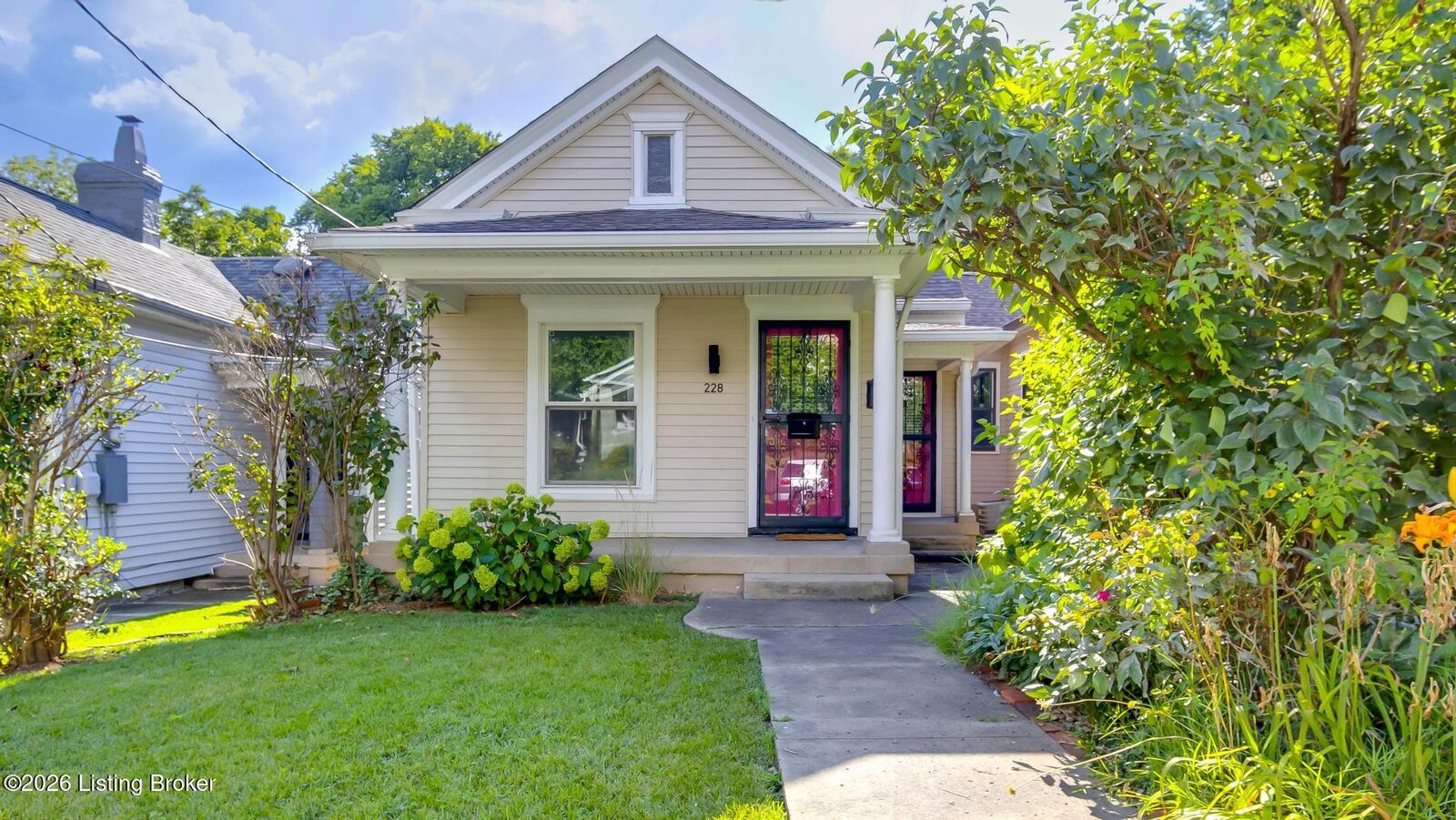 Property Photo: 228 Saunders Ave KY 40206