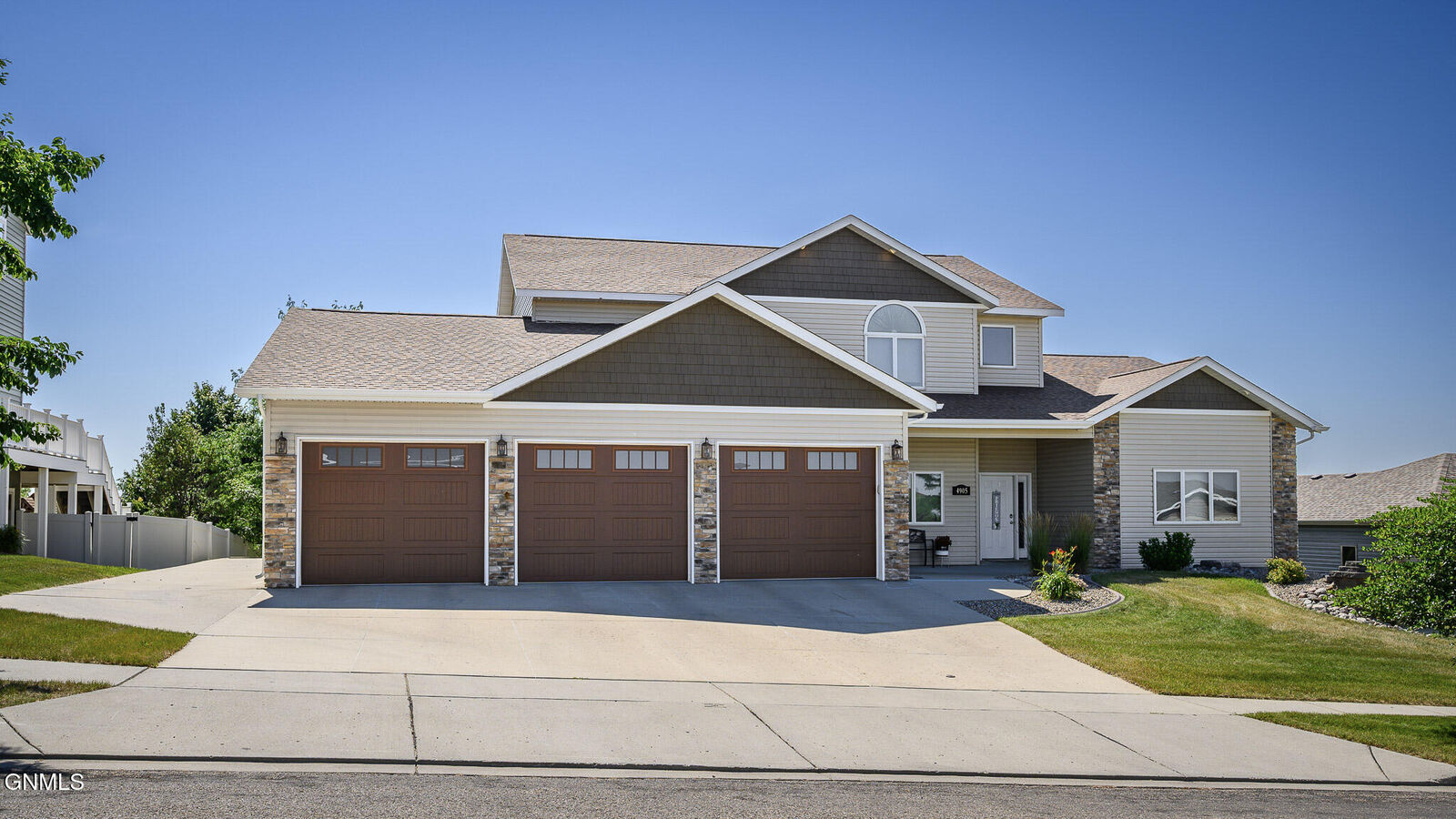 Property Photo:  4905 Cornice Drive  ND 58503 