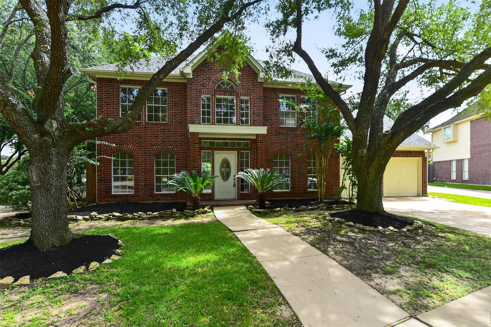 Property Photo: 13903 Viewfield Court TX 77059