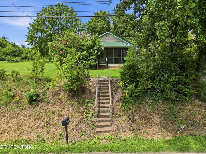 Property Photo: 609 Tipton Station Rd TN 37920