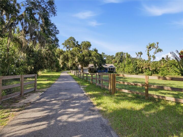 Property Photo: 6820 Tuscawilla Drive FL 34748