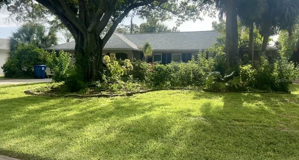 Property Photo: 5230 Venetian Boulevard NE FL 33703