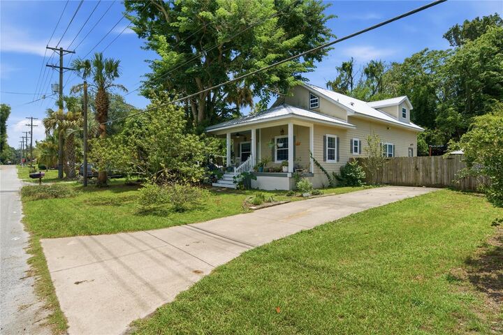 Property Photo: 512 SE 9th Street FL 34471