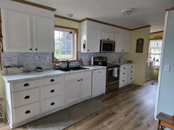 Property Photo: 1402 Westwind Lane MI 49412