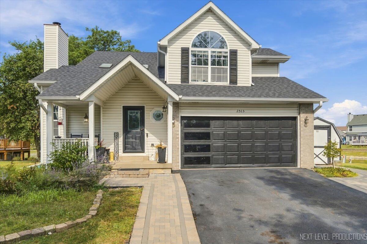 Property Photo: 2515 Northlake Court IL 60441