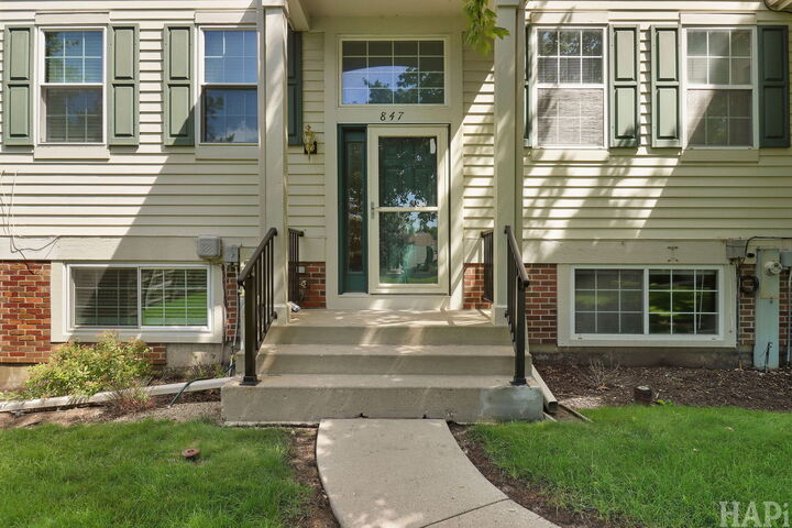 Property Photo: 847 Essex Circle IL 60030