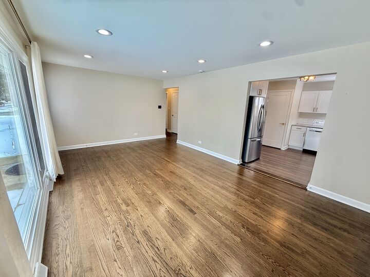 Property Photo: 360 W Fremont Avenue IL 60126