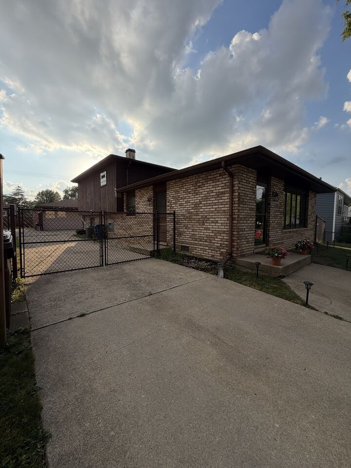 Property Photo: 11646 S Kedvale Avenue IL 60803