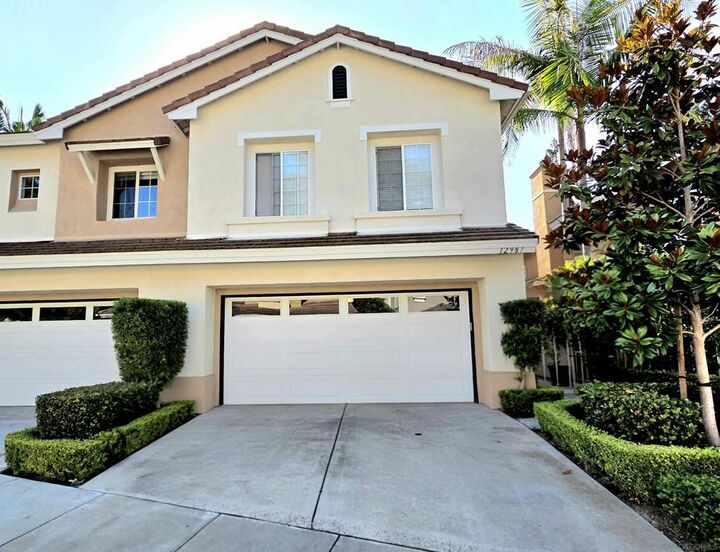 Property Photo:  