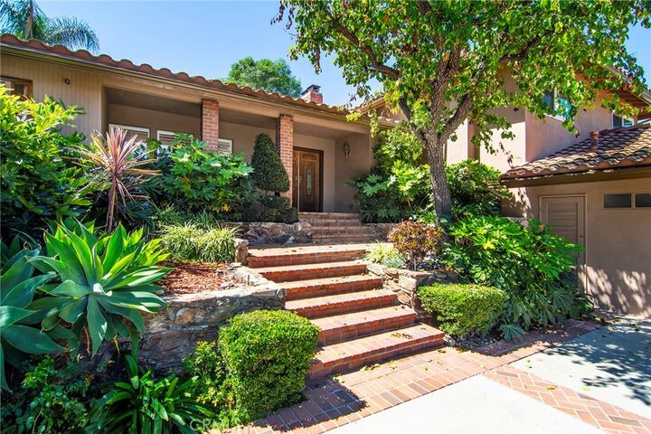 Property Photo:  22548 Waterbury Street  CA 91364 