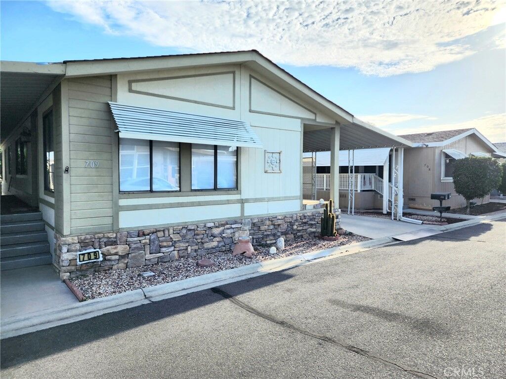 Property Photo:  5001 W Florida 709  CA 92545 