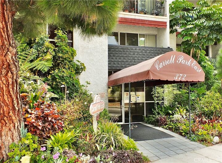 Property Photo: 372 Carroll Park E E 406 CA 90814