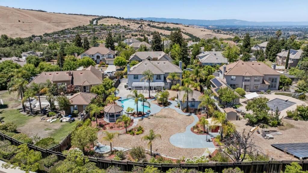 Property Photo:  2160 Shadow Ridge Way  CA 95138 