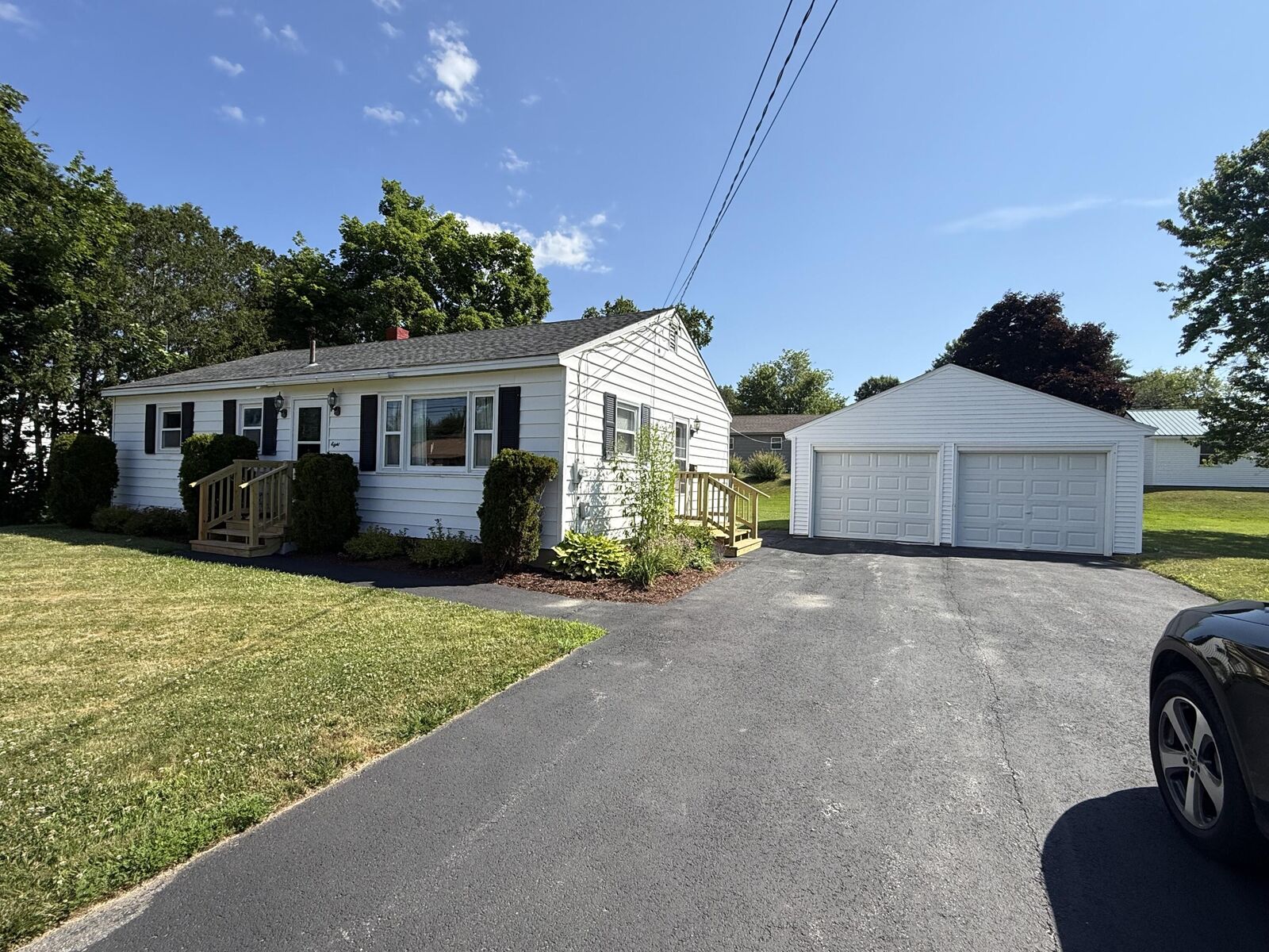 Property Photo: 8 Broadlawn Drive ME 04412