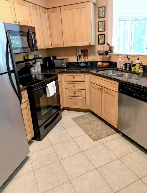 Property Photo:  13 Back Cove Estates Road 13  ME 04103 