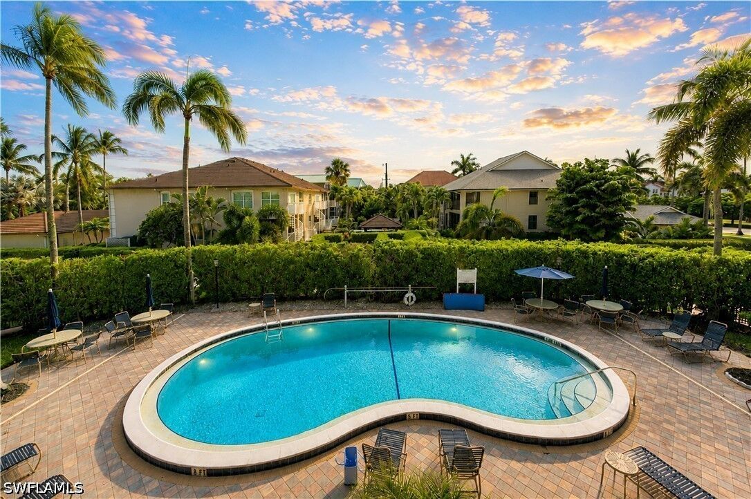Property Photo:  1050 6th Street S 1050  FL 34102 